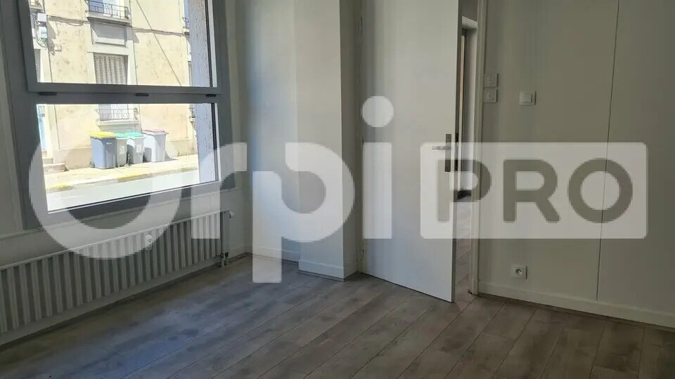 Bureau dans Montluçon à vendre - Photo de l’immeuble – Image 3 sur 12