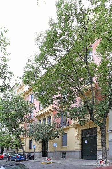 Calle de Fortuny, 39, Madrid, Madrid à louer - Photo de l’immeuble – Image 3 sur 4