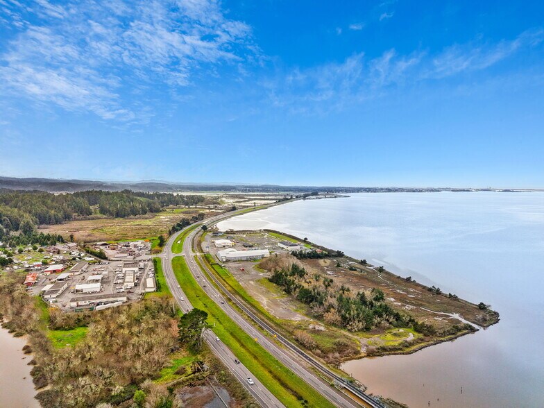 4051-4061 N Highway 101, Eureka, CA à vendre - Photo de l’immeuble – Image 3 sur 60