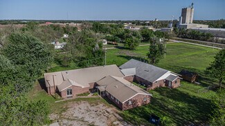 Plus de détails pour 1028 N 11th St, Chickasha, OK - Spécialisé à vendre