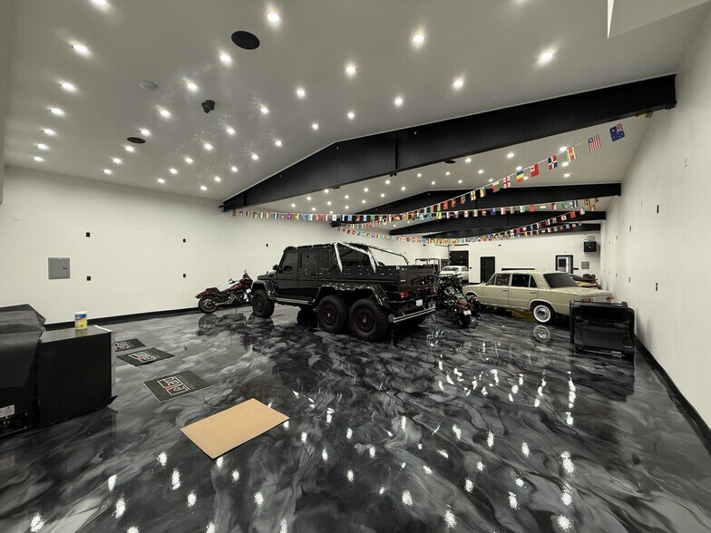 3075 California St, Burbank, CA à louer - Photo de l’immeuble – Image 3 sur 12