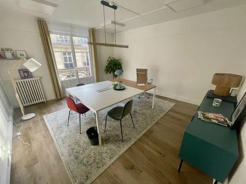 122 Rue De Provence, Paris à louer - Photo de l’immeuble – Image 3 sur 10