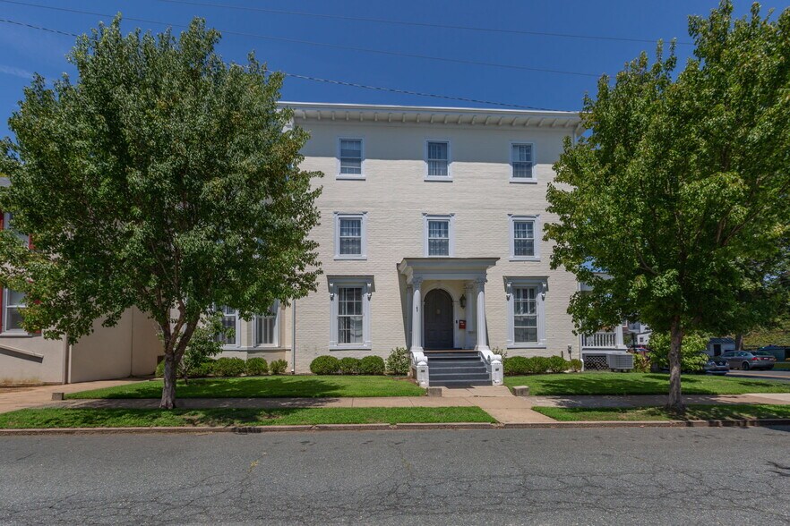 401 Hanover St, Fredericksburg, VA à louer - Photo de l’immeuble – Image 2 sur 56