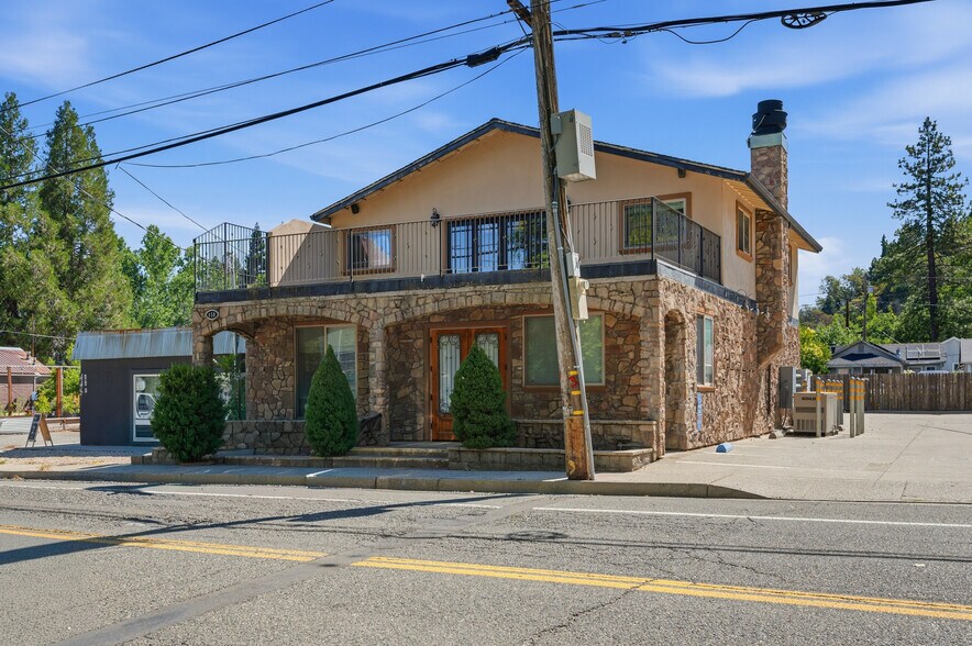 450 Colfax Ave, Grass Valley, CA à vendre - Photo de l’immeuble – Image 3 sur 26