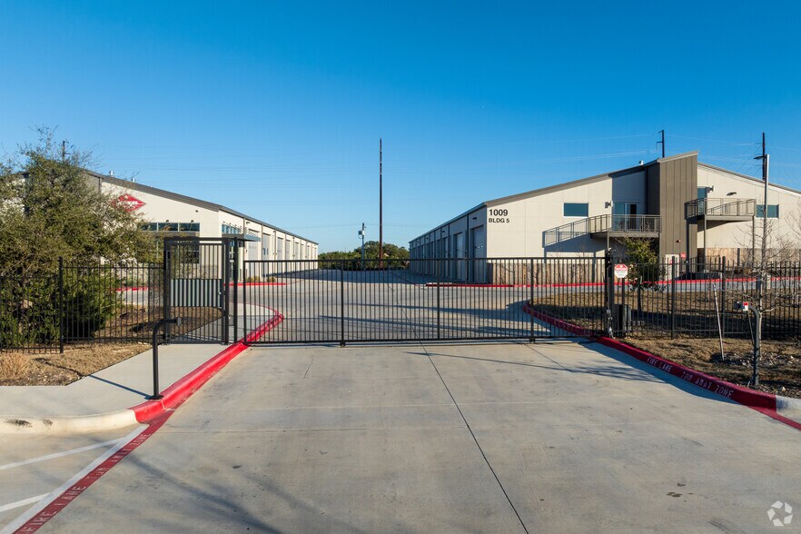 1009 N RR 620, Lakeway, TX à vendre - Photo de l’immeuble – Image 2 sur 7