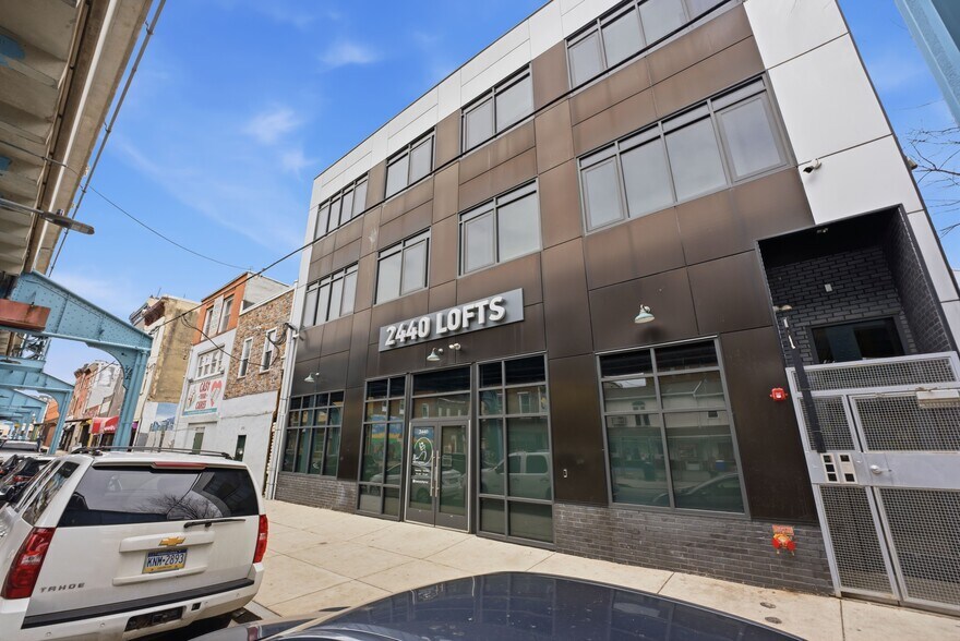 2440 Kensington Ave, Philadelphia, PA à vendre - Photo de l’immeuble – Image 2 sur 30