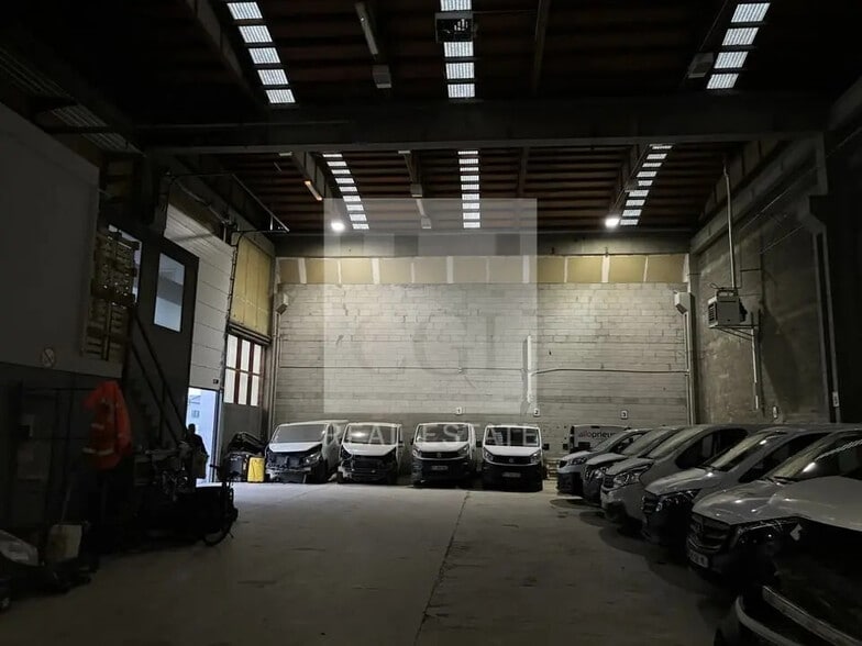 Bureau dans Saint-Priest à louer - Photo de l’immeuble – Image 3 sur 7