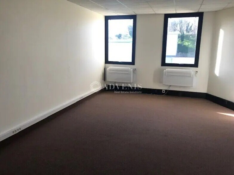 Bureau dans Saint-Aubin à louer - Photo intérieure – Image 3 sur 9