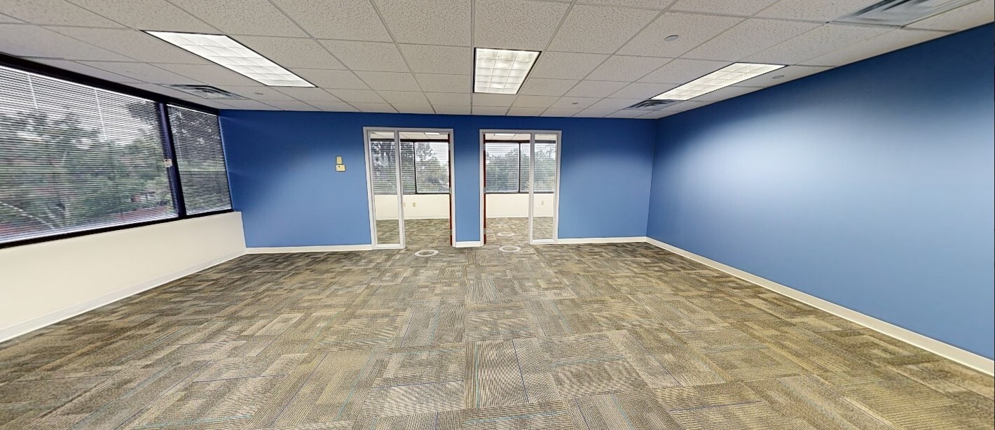 8665 Baypine Rd, Jacksonville, FL à louer Photo de l’immeuble– Image 1 sur 6