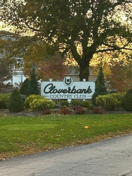 5324 Rogers Rd, Hamburg, NY à vendre - Photo de l’immeuble – Image 2 sur 11