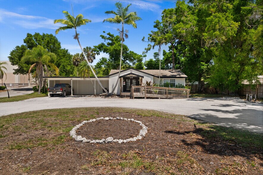 109 Laurel Rd, Nokomis, FL à vendre - Photo de l’immeuble – Image 3 sur 5