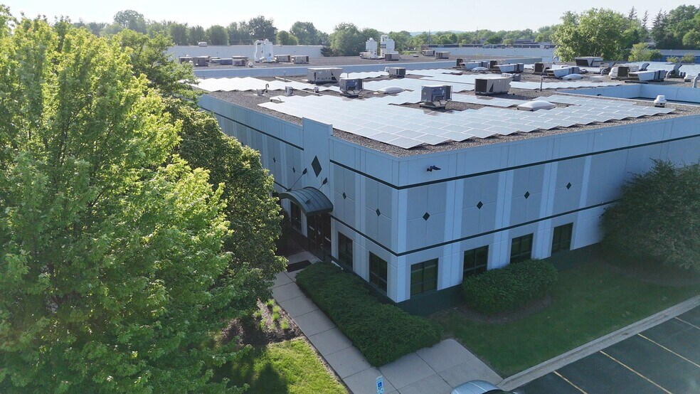 1400 Crispin Dr, Elgin, IL à louer - Vidéo sur l’annonce professionnelle – Image 2 sur 7