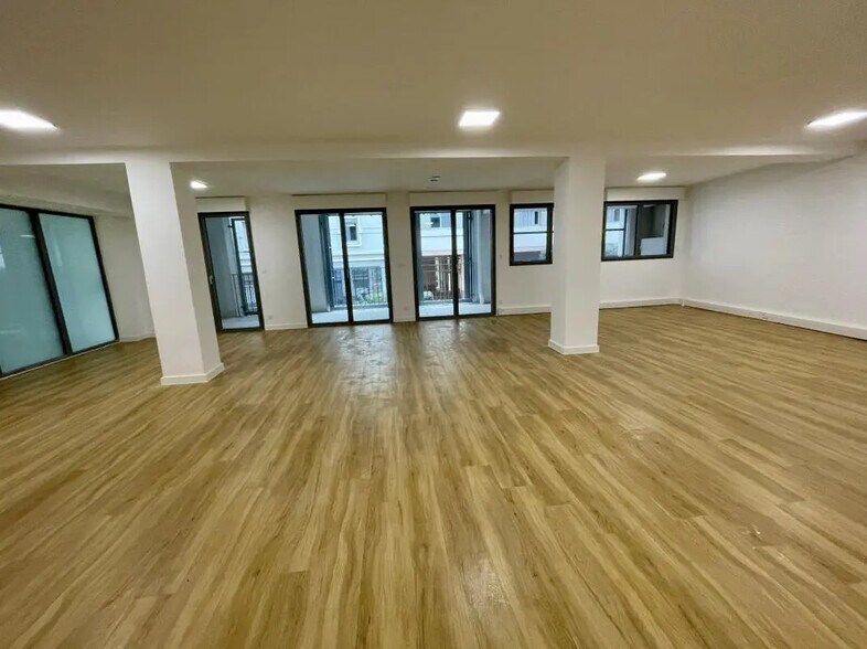 Bureau dans Marseille à louer - Photo de l’immeuble – Image 3 sur 7