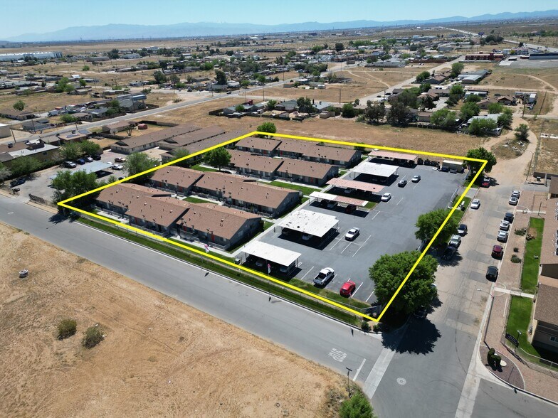 18335-18355 Montezuma St, Adelanto, CA à vendre - Photo de l’immeuble – Image 1 sur 22