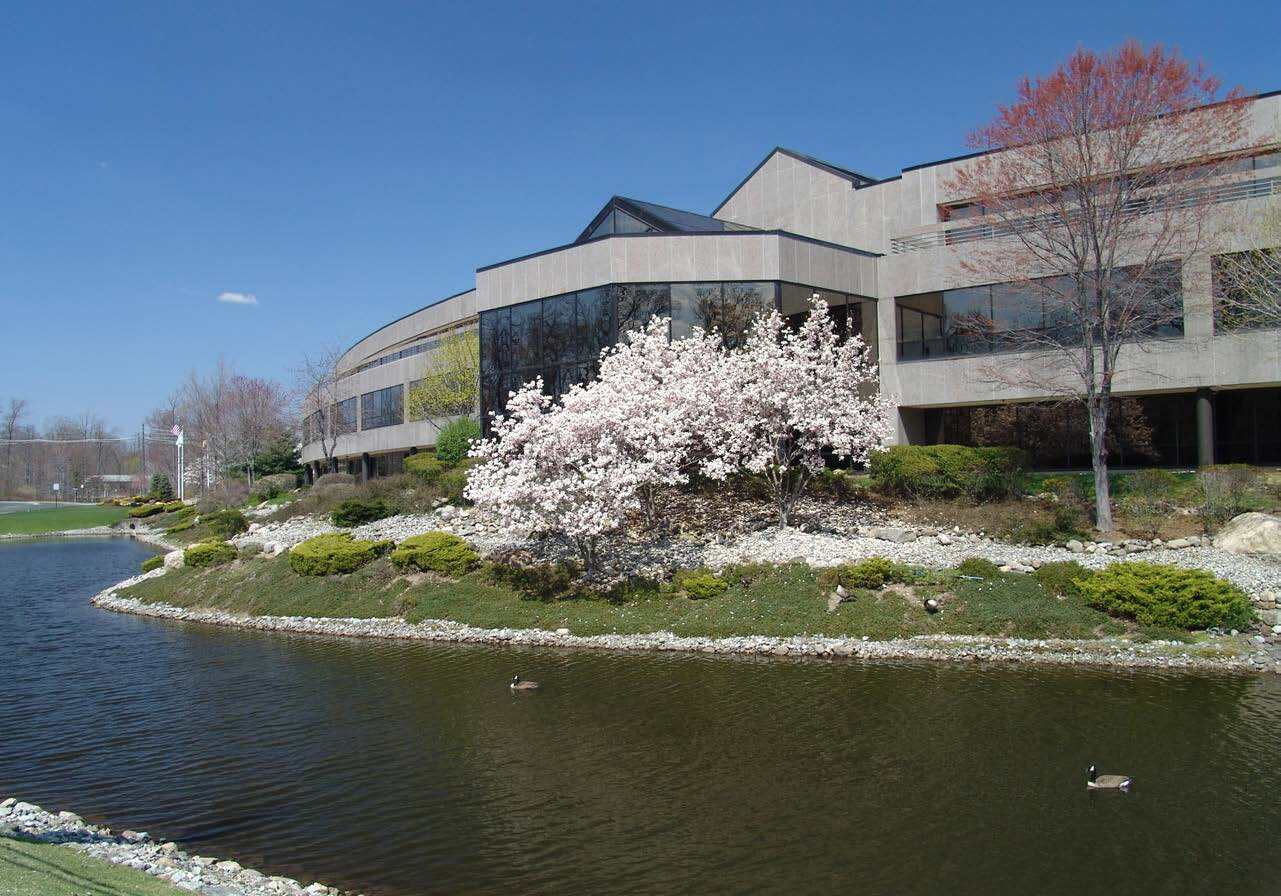 1 Maynard Dr, Park Ridge, NJ à louer Photo de l’immeuble– Image 1 sur 5