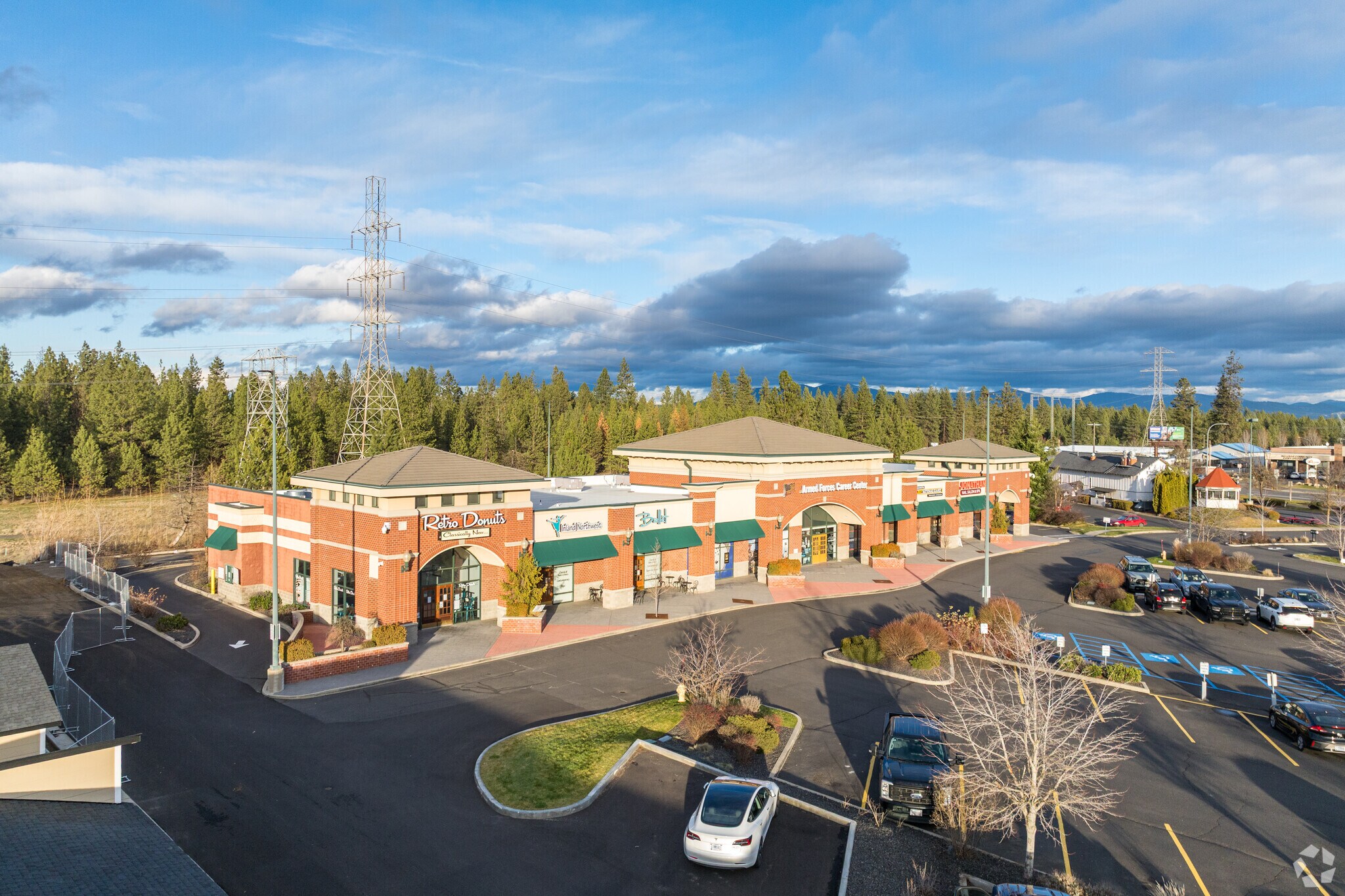 10925 N Newport Hwy, Spokane, WA à louer Photo principale– Image 1 sur 10