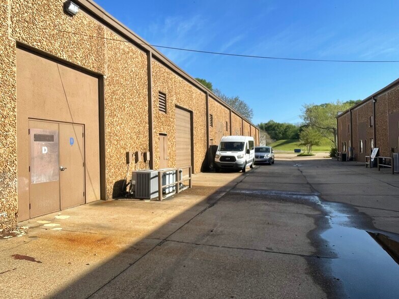 3 Old River Pl, Jackson, MS à louer - Photo de l’immeuble – Image 3 sur 3