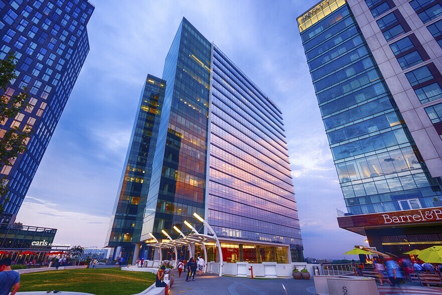 7900 Tysons One Pl, Tysons, VA à louer - Photo principale – Image 1 sur 10