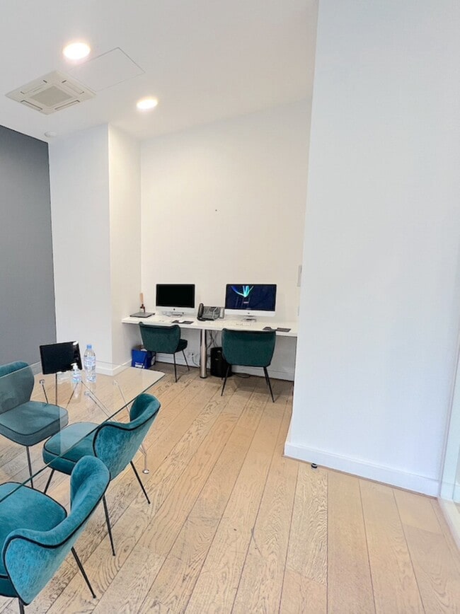 Plus de détails pour Local commercial à vendre