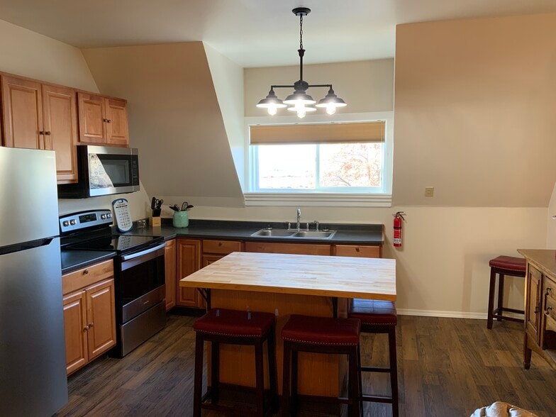 155 Townsend St, Cedarville, CA à vendre - Photo intérieure – Image 2 sur 60