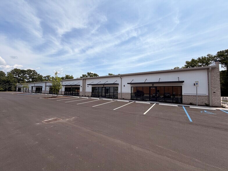 1657 Ashley Hall Rd, Charleston, SC à louer - Photo de l’immeuble – Image 3 sur 12