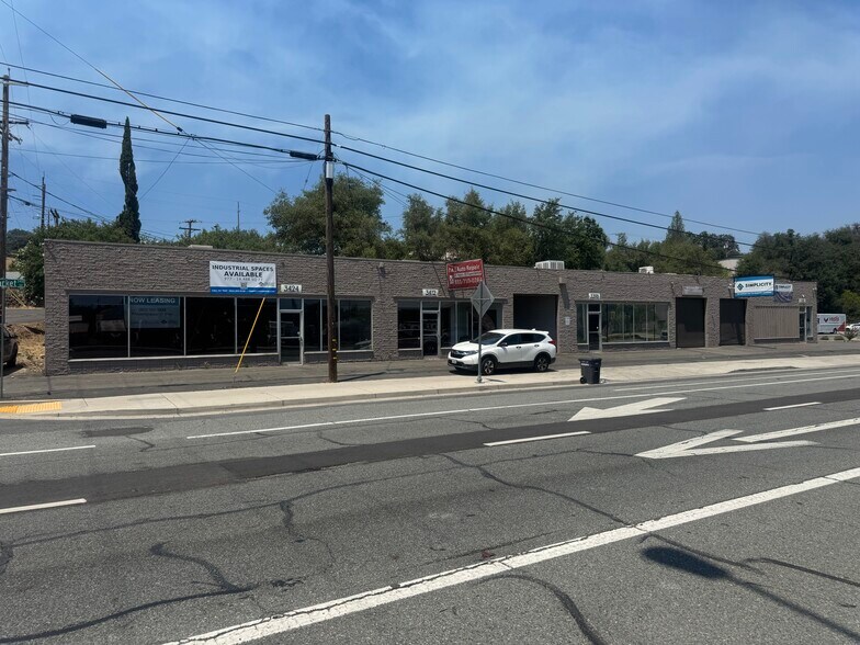 3390-3424 S Market St, Redding, CA à louer - Photo de l’immeuble – Image 1 sur 11