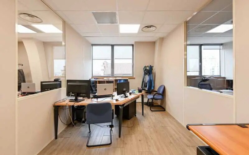 Bureau dans Villeurbanne à vendre - Photo de l’immeuble – Image 3 sur 11
