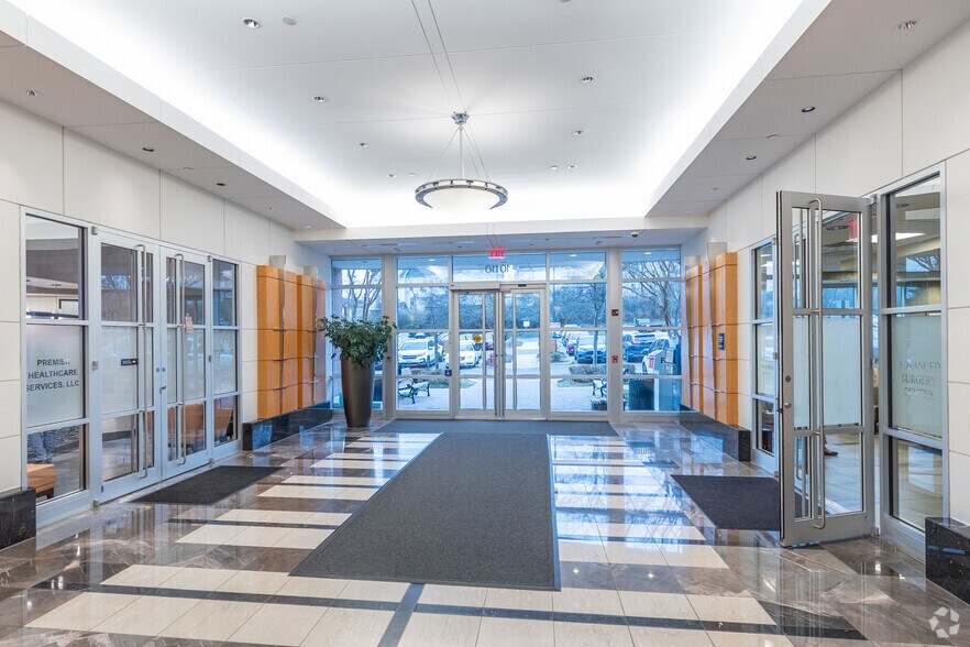 10110 Molecular Dr, Rockville, MD à louer - Hall d’entrée – Image 2 sur 5