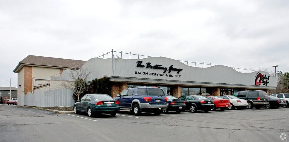 2260-2264 W Henderson Rd, Columbus, OH à louer - Photo de l’immeuble – Image 3 sur 9