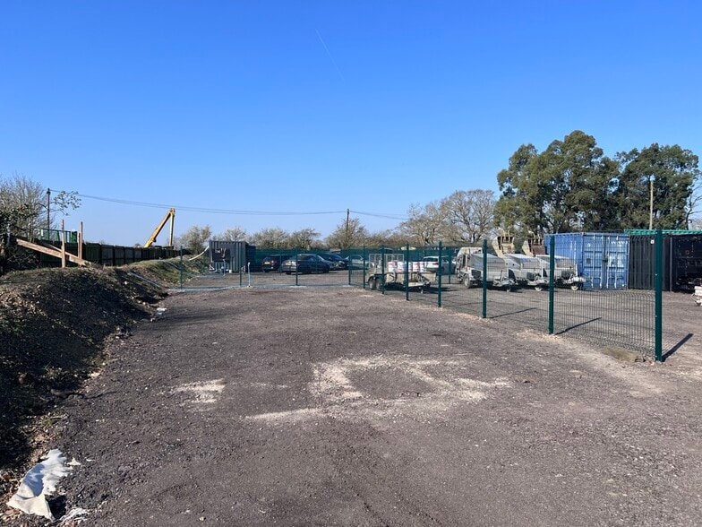 Little Warley Hall Lane, Brentwood à louer - Photo de la construction – Image 3 sur 4