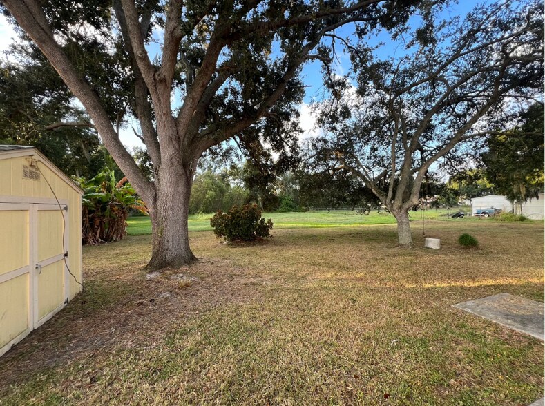 9013 Symmes Rd, Gibsonton, FL à vendre - Photo de l’immeuble – Image 3 sur 8