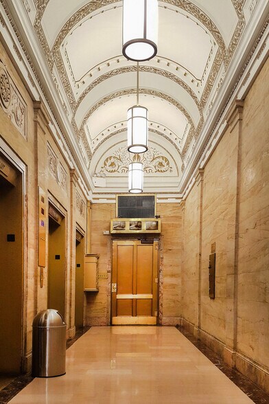 224-232 W 30th St, New York, NY à louer - Hall d’entrée – Image 2 sur 13
