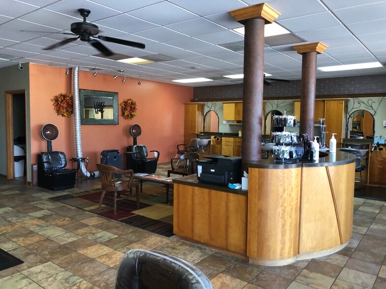 421 E Madison Ave, Derby, KS à vendre - Photo intérieure – Image 2 sur 4