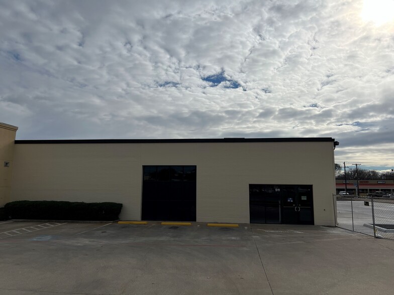 501-511 W University Dr, Denton, TX à louer - Photo de l’immeuble – Image 2 sur 5