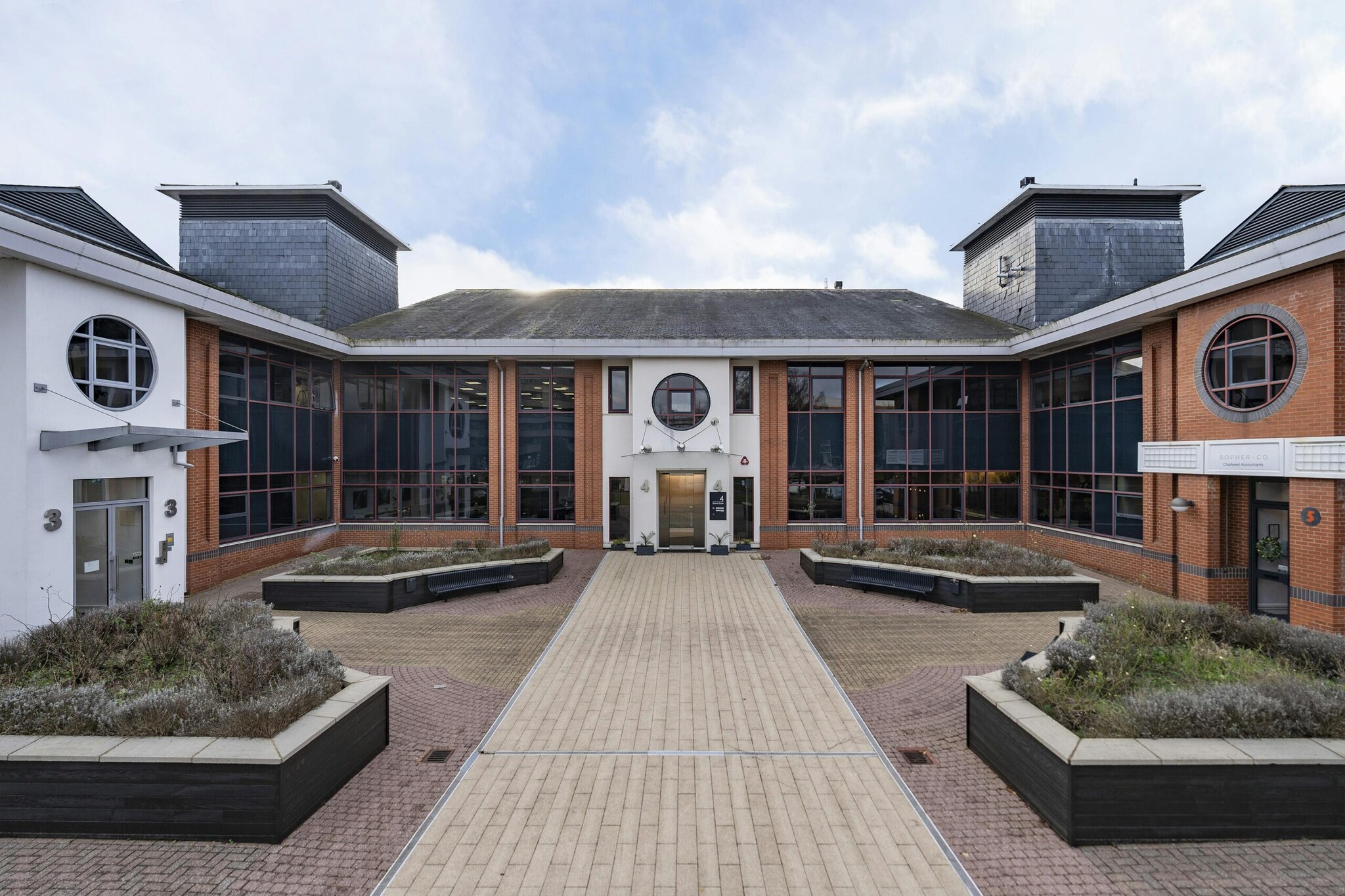 Elstree Way, Borehamwood à louer Photo de l’immeuble– Image 1 sur 9