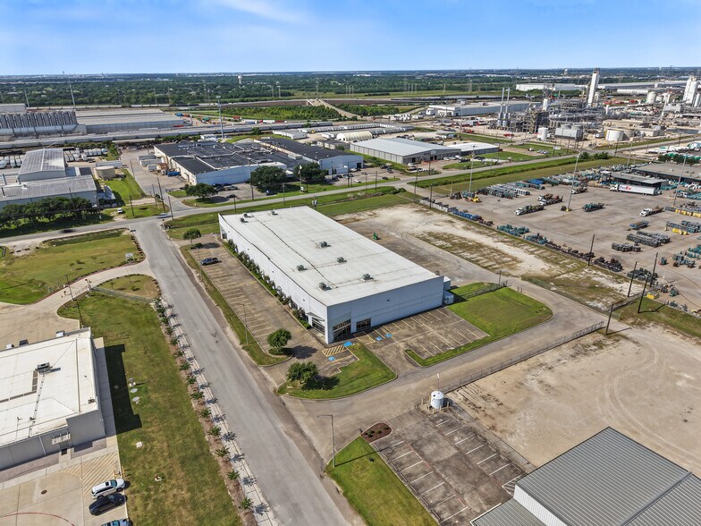 10845 Strang Rd, La Porte, TX à louer - Photo de l’immeuble – Image 1 sur 41