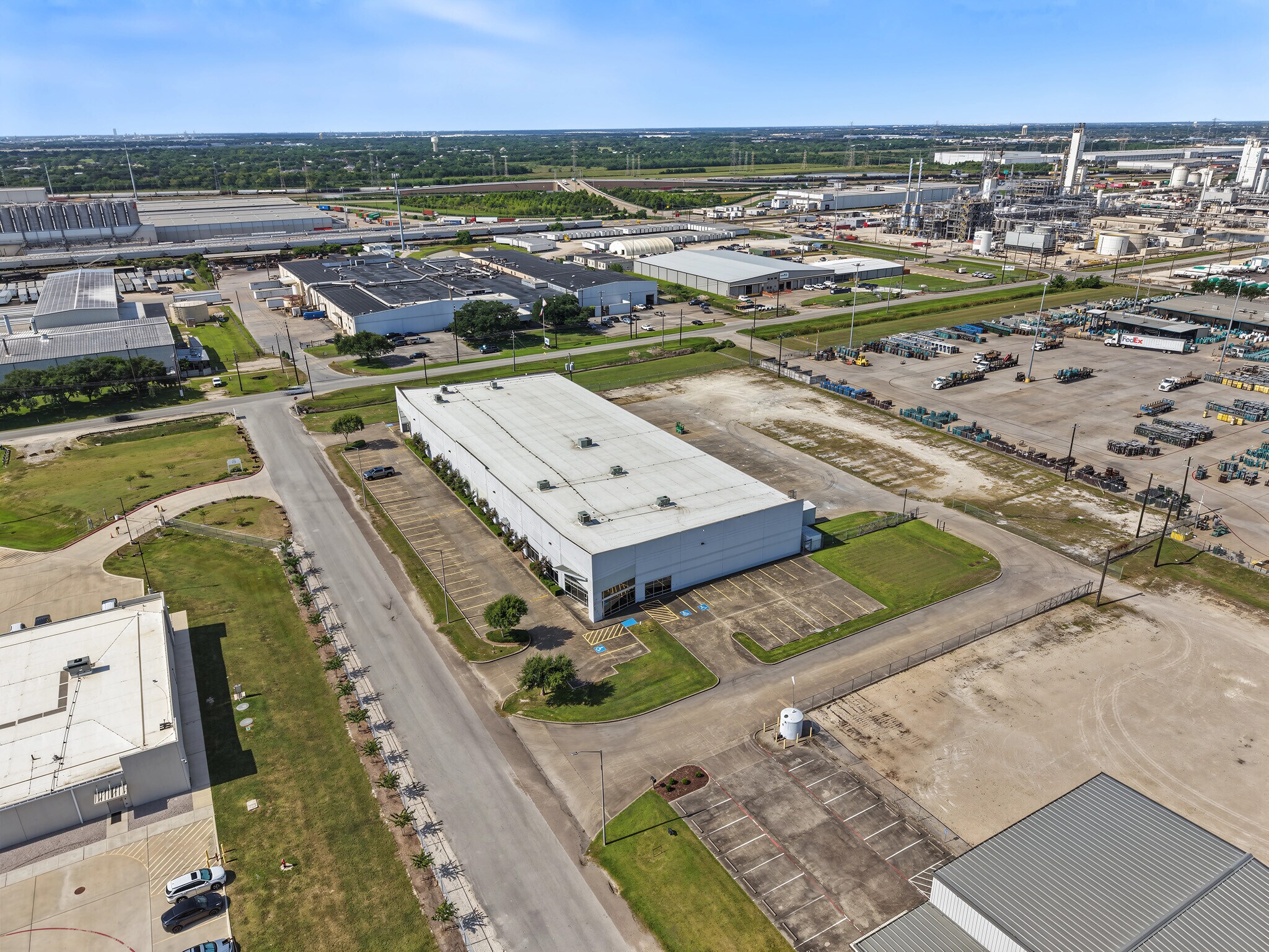 10845 Strang Rd, La Porte, TX à louer Photo de l’immeuble– Image 1 sur 42