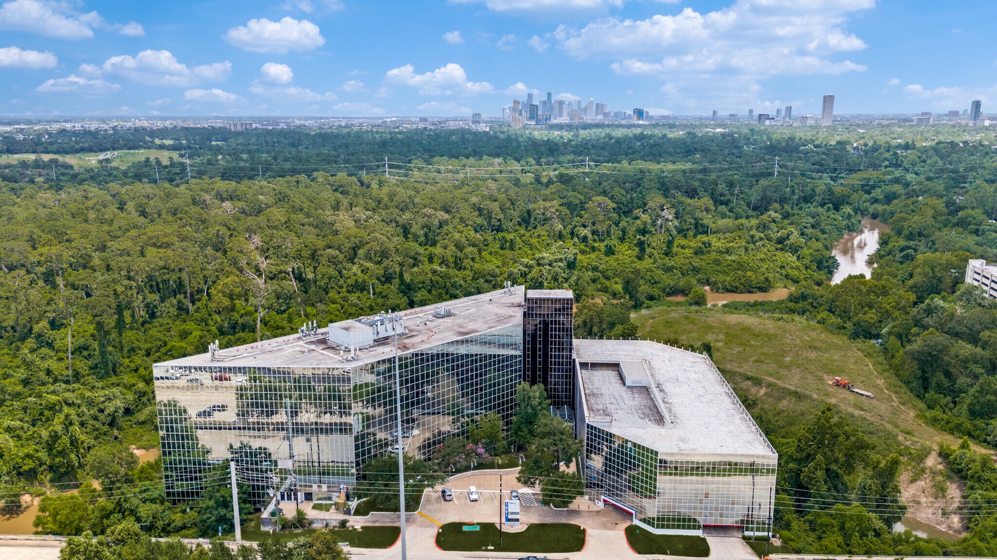 1001 West Loop South, Houston, TX à louer Photo de l’immeuble– Image 1 sur 14