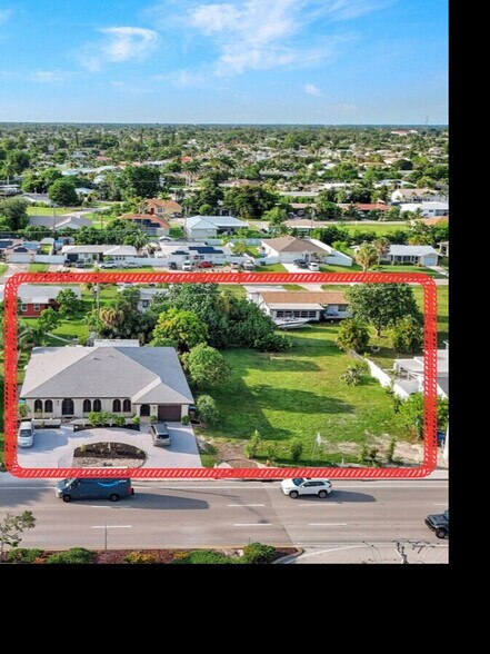225 Cape Coral Pky E, Cape Coral, FL à vendre - Photo de l’immeuble – Image 3 sur 26