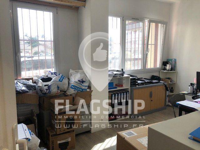 Plus de détails pour Local commercial à vendre