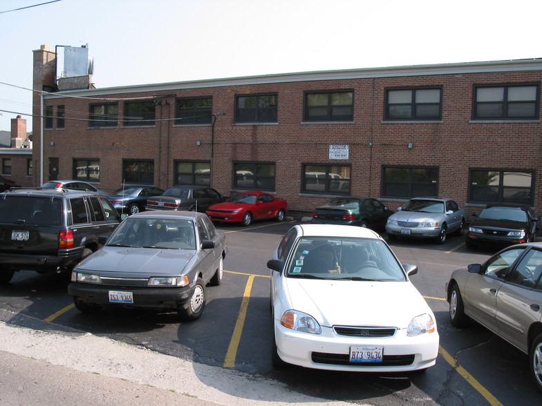 5875 N Lincoln Ave, Chicago, IL à louer - Photo de l’immeuble – Image 2 sur 5