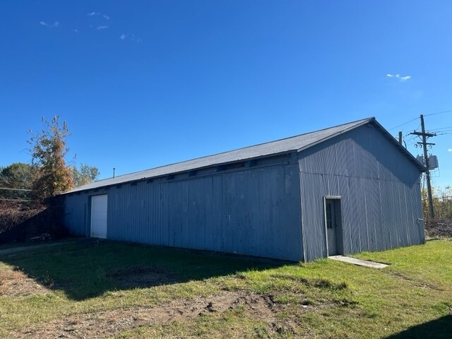 1830 N Lapeer Rd, Lapeer, MI à vendre - Photo principale – Image 2 sur 2