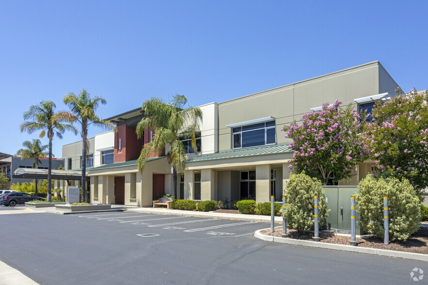 689 Tank Farm Rd, San Luis Obispo, CA à louer - Photo de l’immeuble – Image 1 sur 11