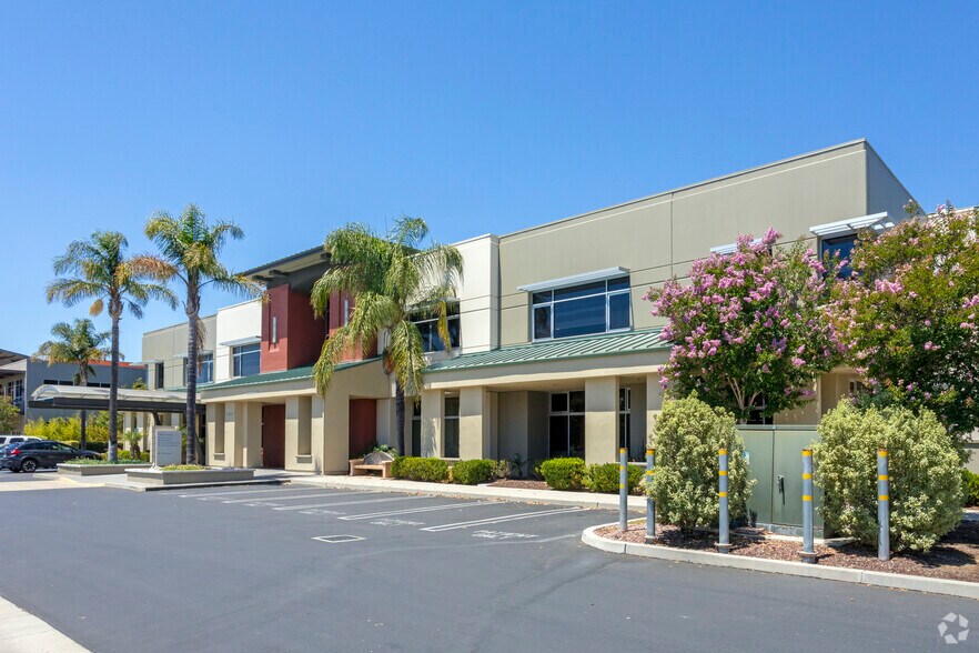 689 Tank Farm Rd, San Luis Obispo, CA à vendre - Photo de l’immeuble – Image 3 sur 12
