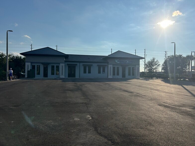 10193 STATE ROAD 54, Trinity, FL à louer - Photo de l’immeuble – Image 2 sur 13