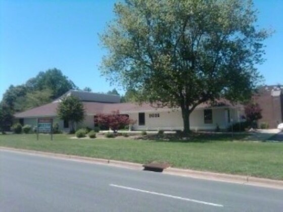 2025 Tate Springs Rd, Lynchburg, VA à louer - Photo de l’immeuble – Image 2 sur 4