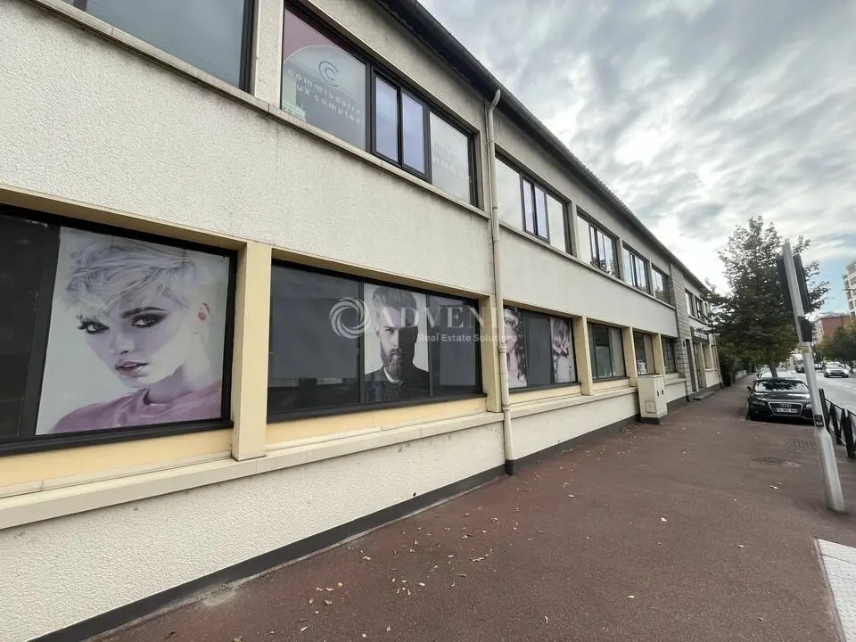 Bureau dans Joinville-le-Pont à louer Photo de l’immeuble– Image 1 sur 6