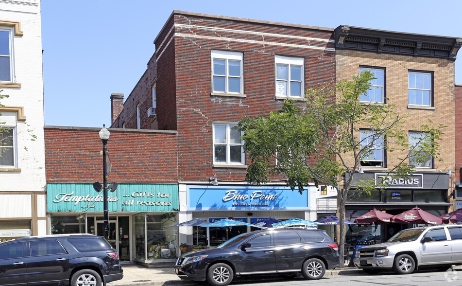 13 E Lincolnway, Valparaiso, IN à louer - Photo principale – Image 2 sur 7