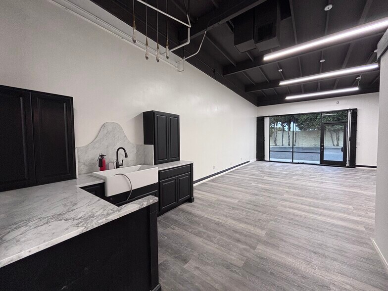 9210 Katella Ave, Garden Grove, CA à louer - Photo intérieure – Image 3 sur 17