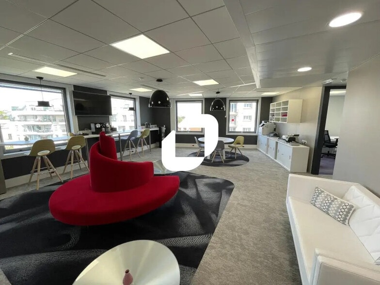 Bureau dans Charenton-le-Pont à louer - Photo de l’immeuble – Image 3 sur 9